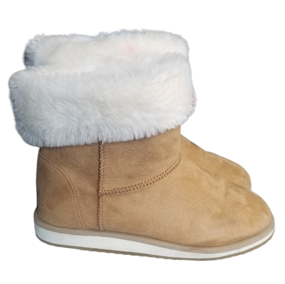 KIDS tan winter boots with faux fur size 2